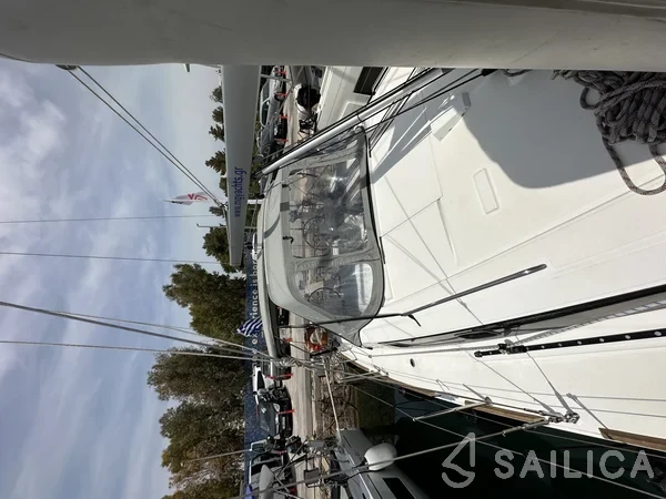 Oceanis 38.1 - Yacht Charter Sailica