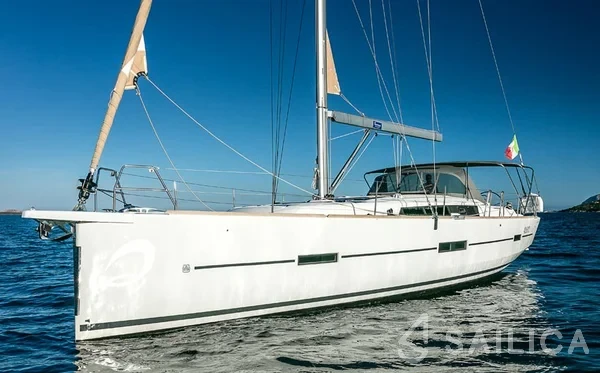 Dufour 460 GL - Yacht Charter Sailica