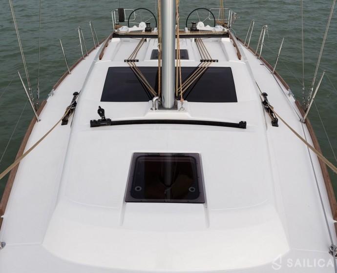 Dufour 382 GL - Yacht Charter Sailica