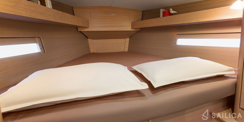 Dufour 382 GL - Yacht Charter Sailica