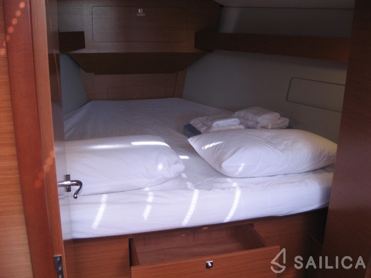Dufour 382 GL - Yacht Charter Sailica