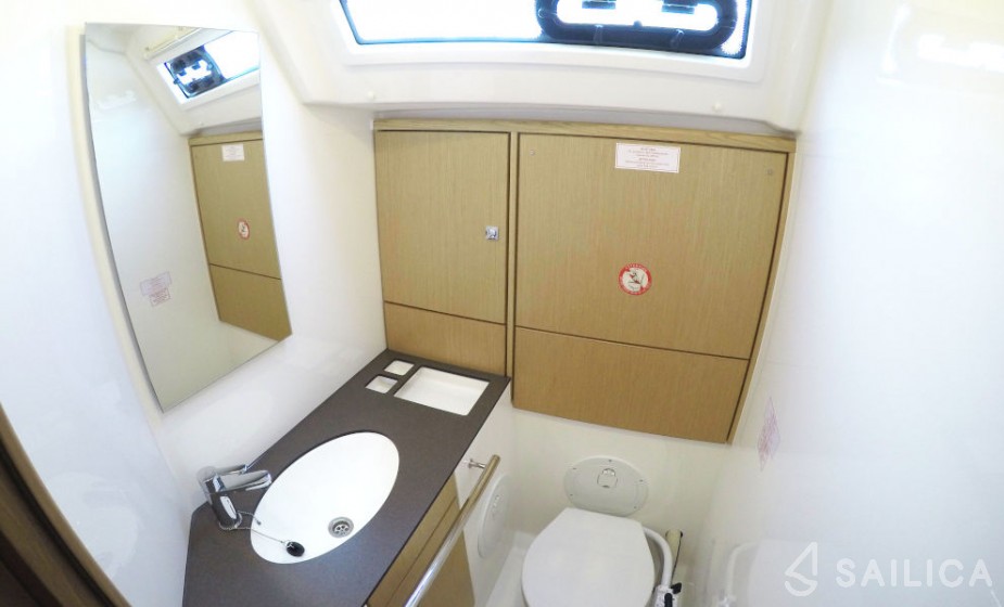 Bavaria 46 Cruiser - Yacht Charter Sailica