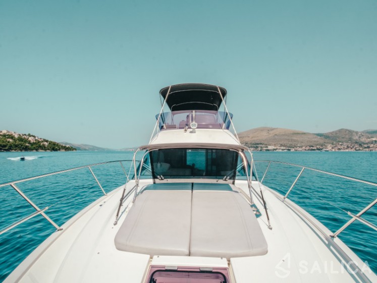 Bavaria R40 - Yacht Charter Sailica