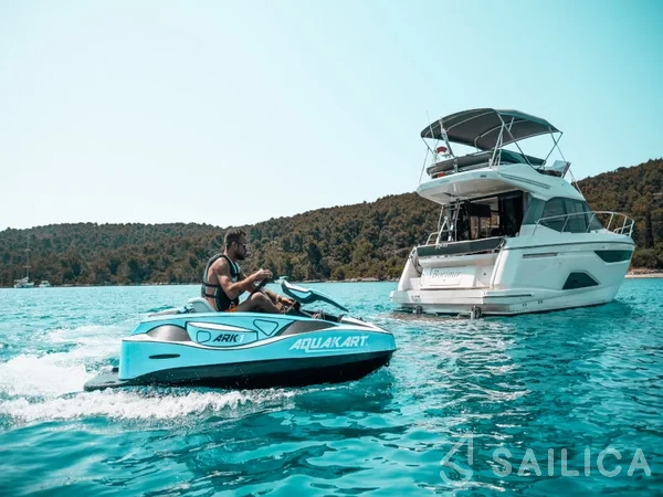 Bavaria R40 - Yacht Charter Sailica