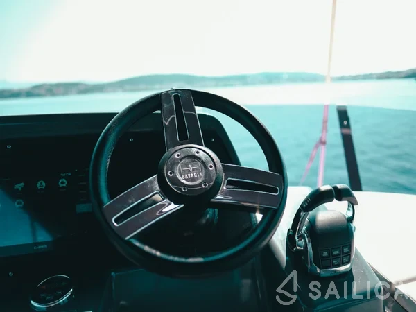 Bavaria R40 - Yacht Charter Sailica