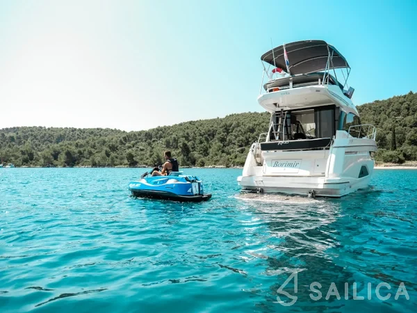 Bavaria R40 - Yacht Charter Sailica