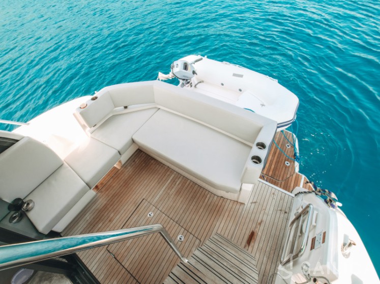 Bavaria R40 - Yacht Charter Sailica