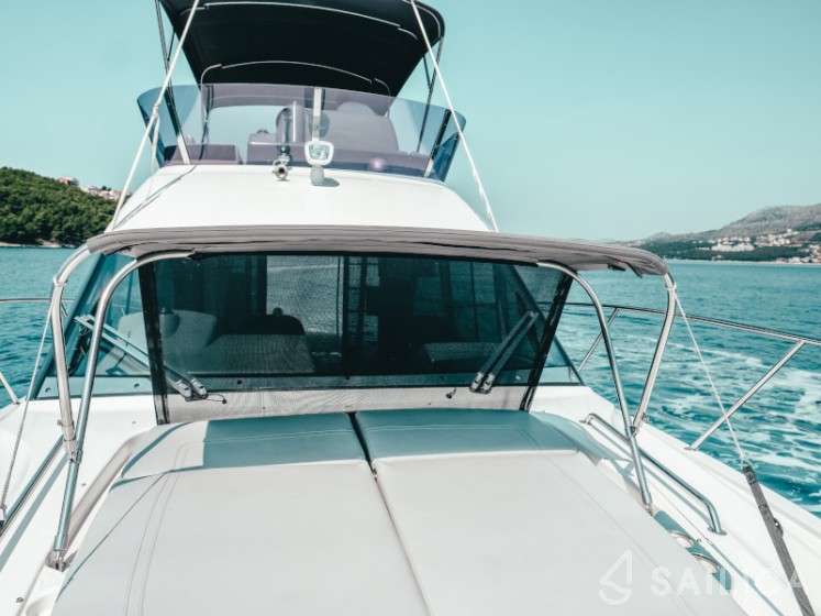 Bavaria R40 - Yacht Charter Sailica