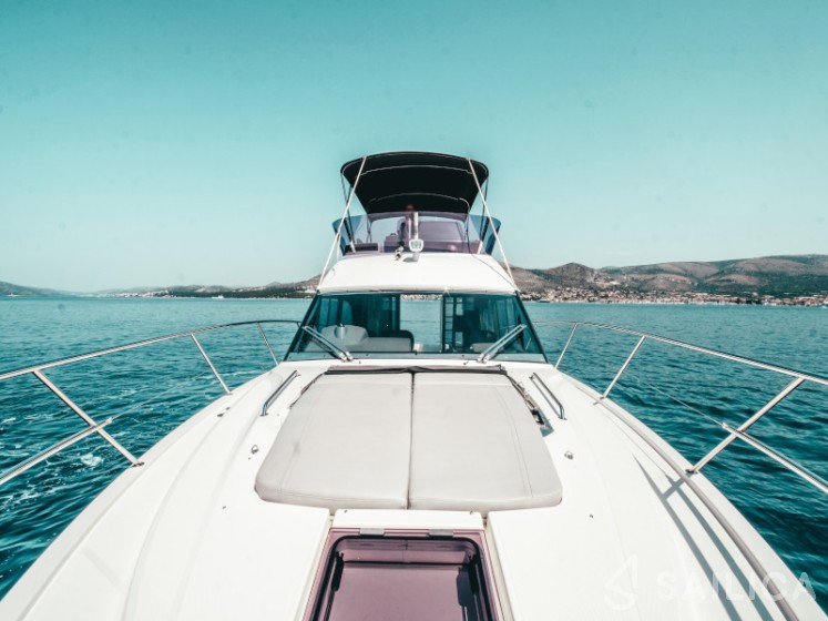 Bavaria R40 - Yacht Charter Sailica