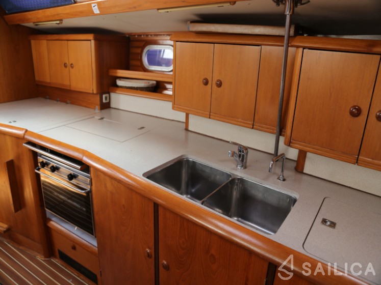 Sun Odyssey 45.2 - Yacht Charter Sailica