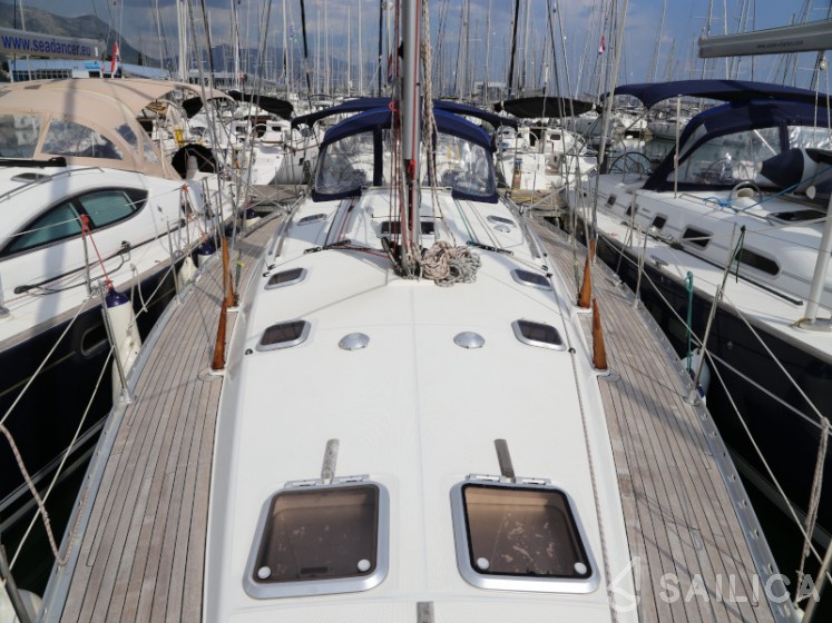 Sun Odyssey 45.2 - Yacht Charter Sailica