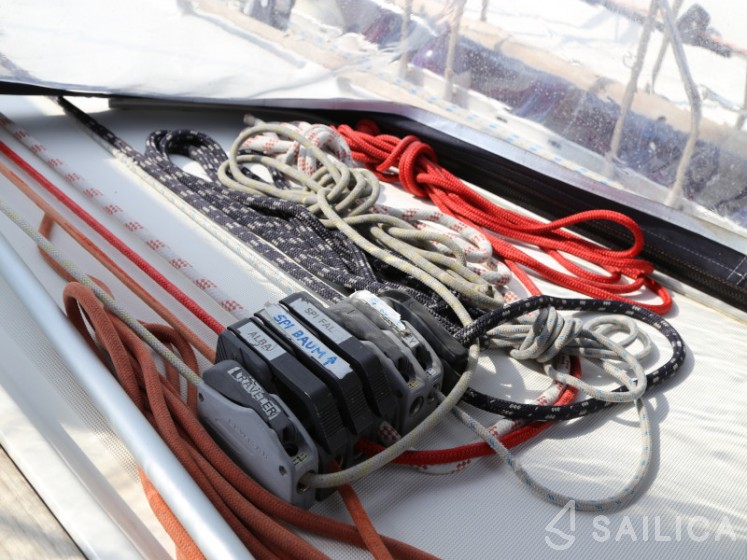 Sun Odyssey 45.2 - Yacht Charter Sailica
