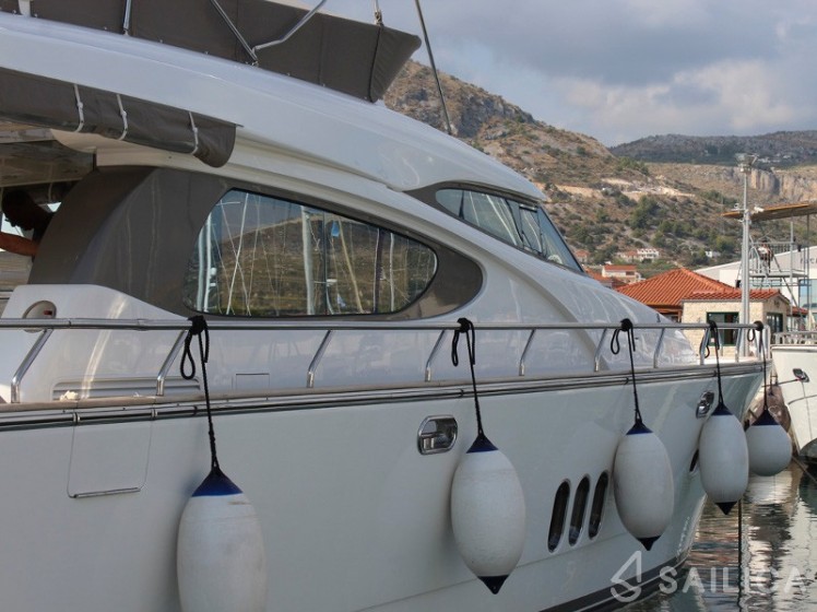 Elegance 60 Fly - Yacht Charter Sailica