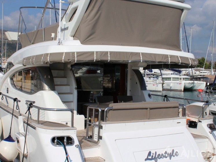 Elegance 60 Fly - Yacht Charter Sailica