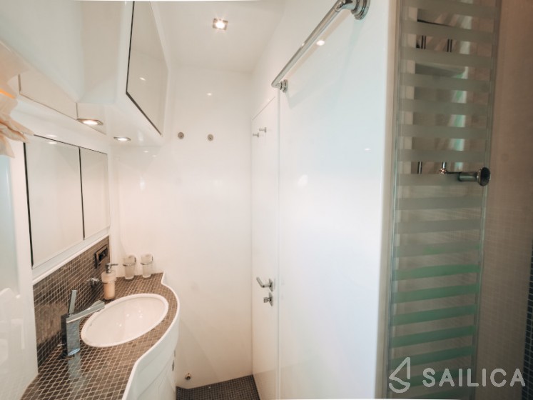 Elegance 60 Fly - Yacht Charter Sailica