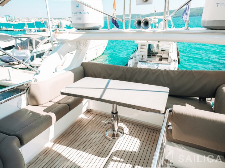 Elegance 60 Fly - Yacht Charter Sailica