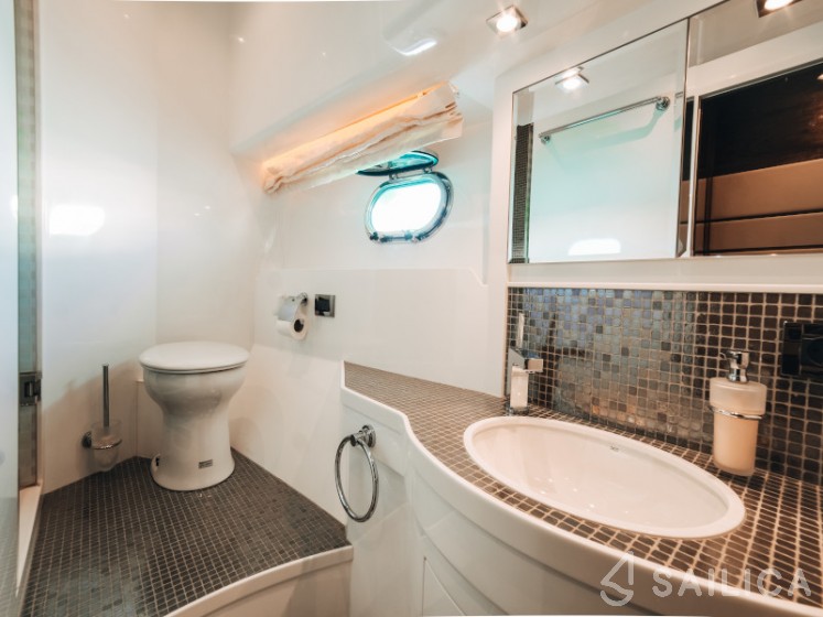 Elegance 60 Fly - Yacht Charter Sailica
