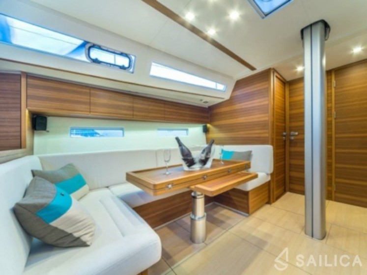 More 55 - Yacht Charter Sailica