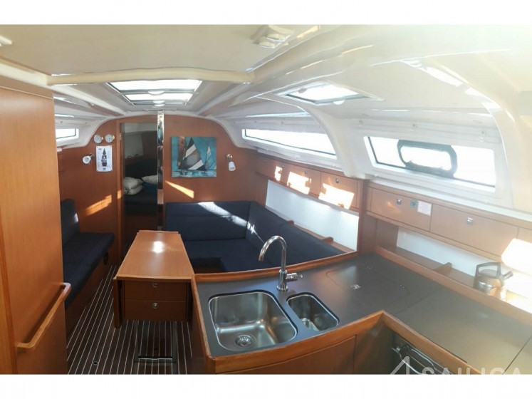 Bavaria 37 Cruiser - Yacht Charter Sailica