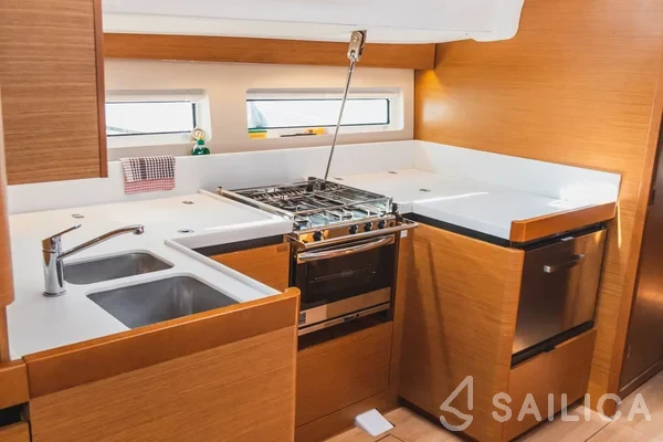 Sun Odyssey 490 - Yacht Charter Sailica