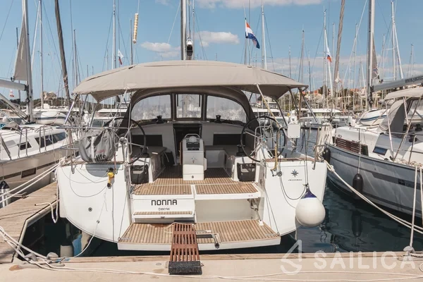 Sun Odyssey 490 - Yacht Charter Sailica