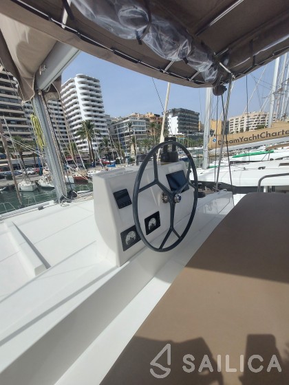 Bali 4.5 - Yacht Charter Sailica