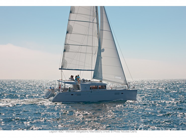 Lagoon 450  Flybridge - Yacht Charter Sailica