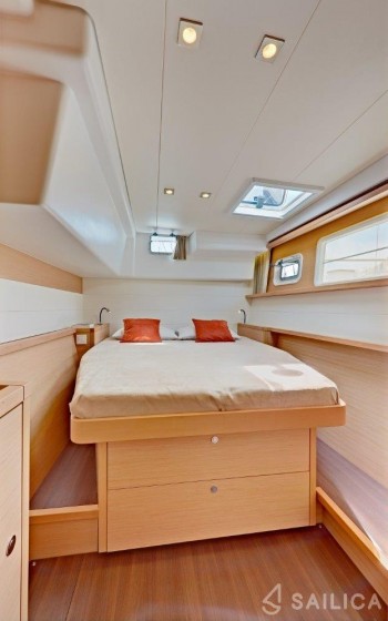Lagoon 450  Flybridge - Yacht Charter Sailica