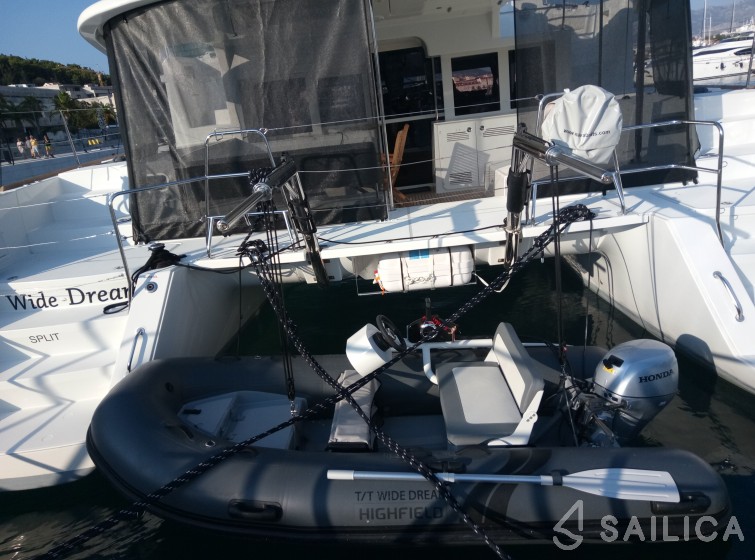 Lagoon 450  Flybridge - Yacht Charter Sailica