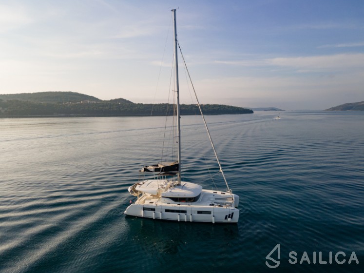 Lagoon 50 - Yacht Charter Sailica