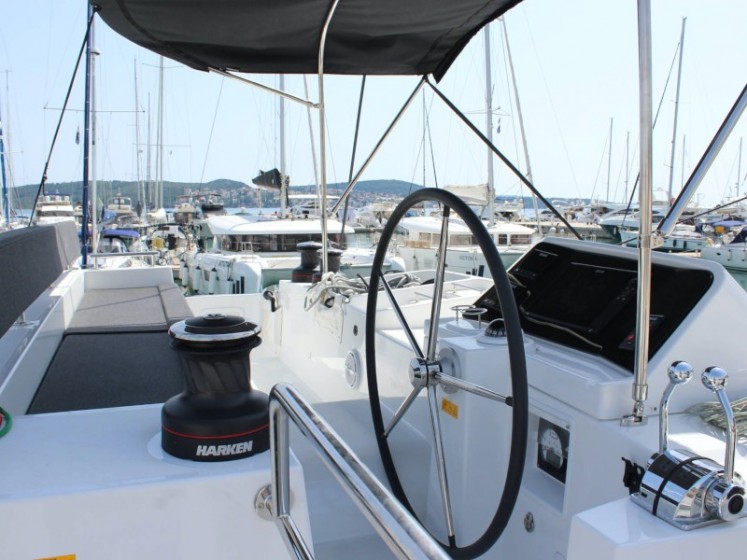 Lagoon 450 - Yacht Charter Sailica
