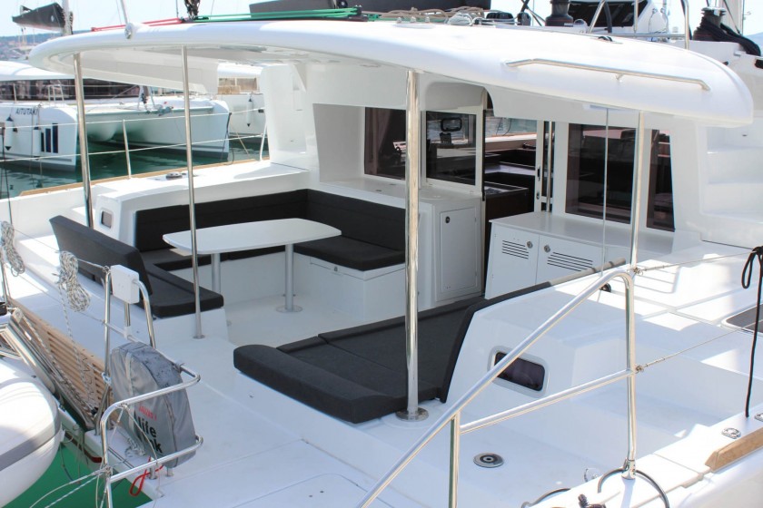 Lagoon 450 - Yacht Charter Sailica