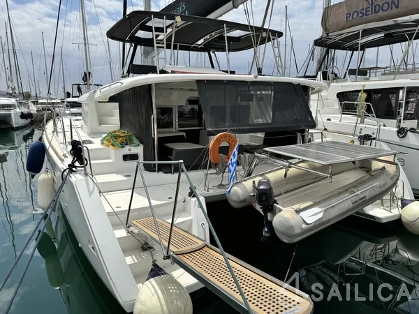Lagoon 450  Flybridge - Yacht Charter Sailica
