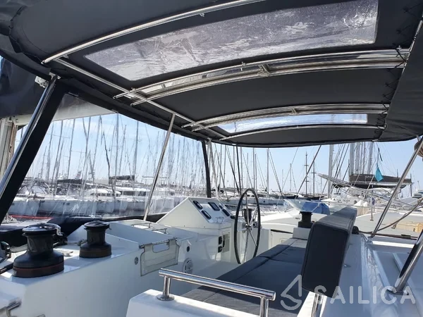 Lagoon 450  Flybridge - Yacht Charter Sailica