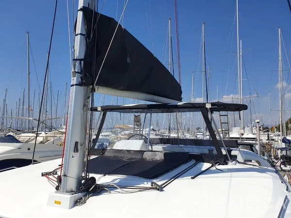 Lagoon 450  Flybridge - Yacht Charter Sailica
