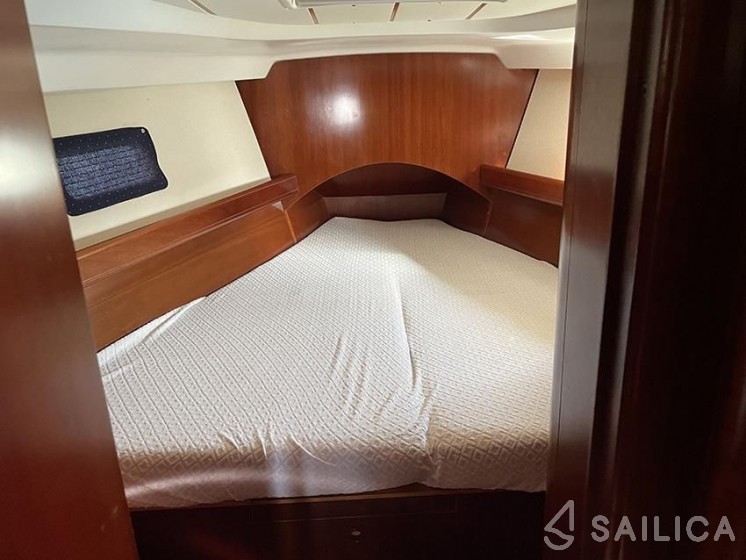 Oceanis 423 Clipper - Yacht Charter Sailica
