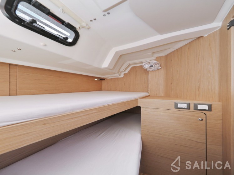 Oceanis 46.1 - Yacht Charter Sailica