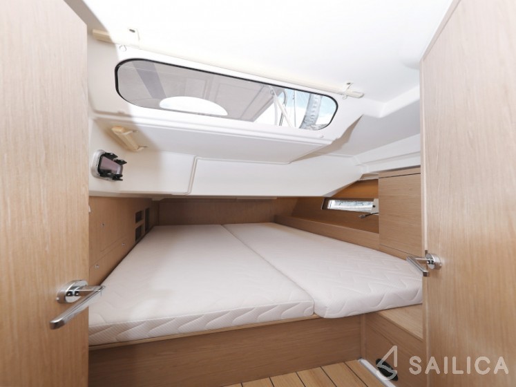 Oceanis 46.1 - Yacht Charter Sailica