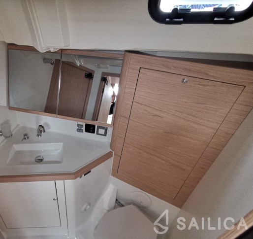 Oceanis 46.1 - Yacht Charter Sailica