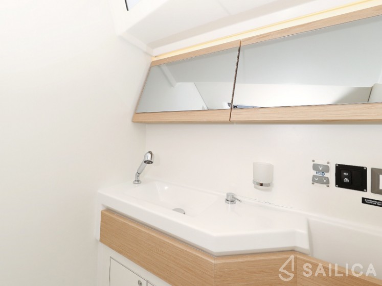 Oceanis 46.1 - Yacht Charter Sailica