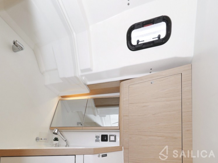 Oceanis 46.1 - Yacht Charter Sailica