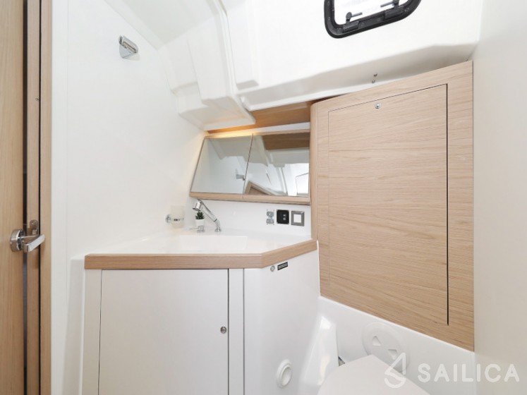 Oceanis 46.1 - Yacht Charter Sailica