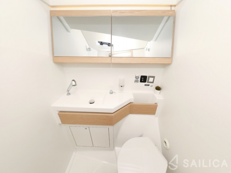 Oceanis 46.1 - Yacht Charter Sailica