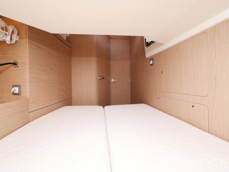 Oceanis 46.1 - Yacht Charter Sailica