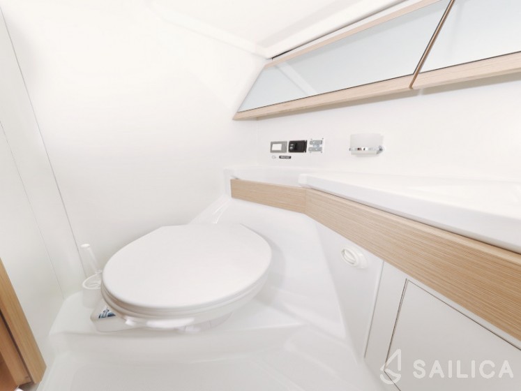Oceanis 46.1 - Yacht Charter Sailica