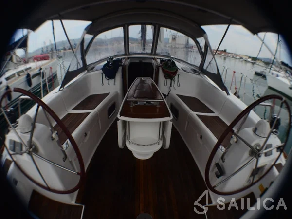 Oceanis 40 - Yacht Charter Sailica