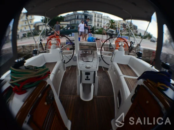 Oceanis 40 - Yacht Charter Sailica
