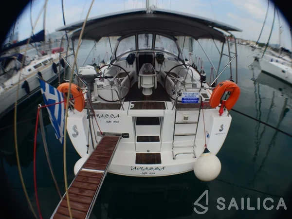 Oceanis 40 - Yacht Charter Sailica