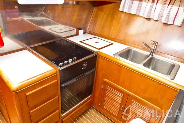 Staryacht 1940 - Yacht Charter Sailica