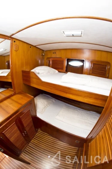 Staryacht 1940 - Yacht Charter Sailica
